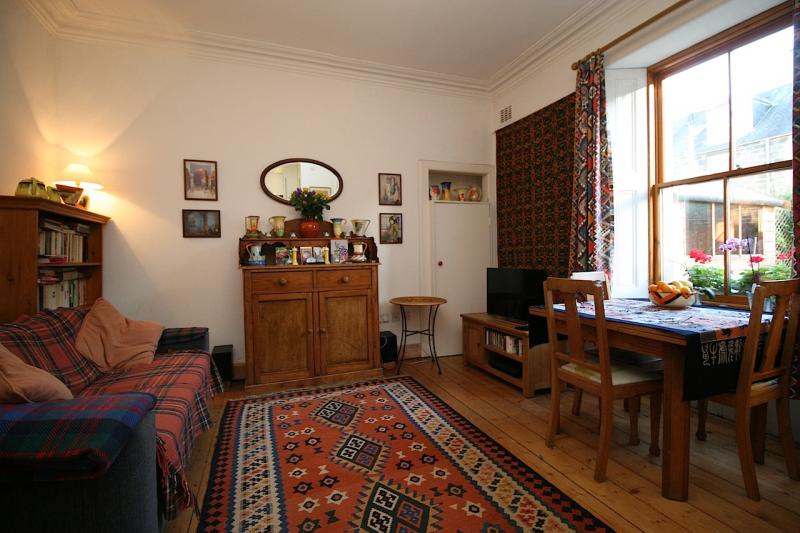 One bedroom property to let, Waverley Place, Abbeyhill
