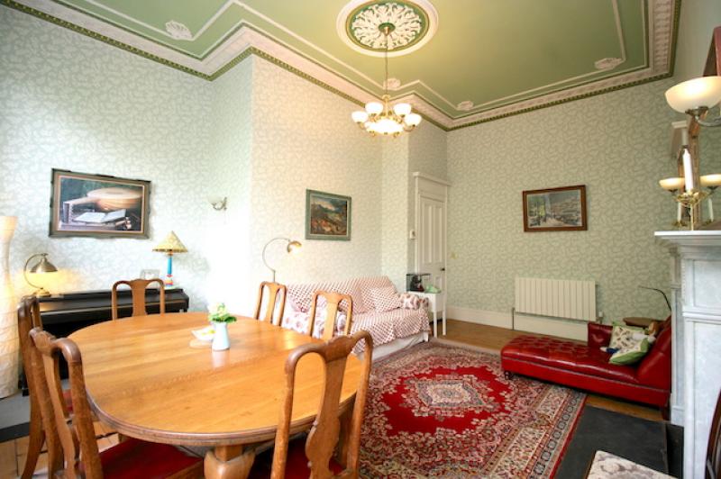 Two bedroom property to let, Royal Crescent, New Town