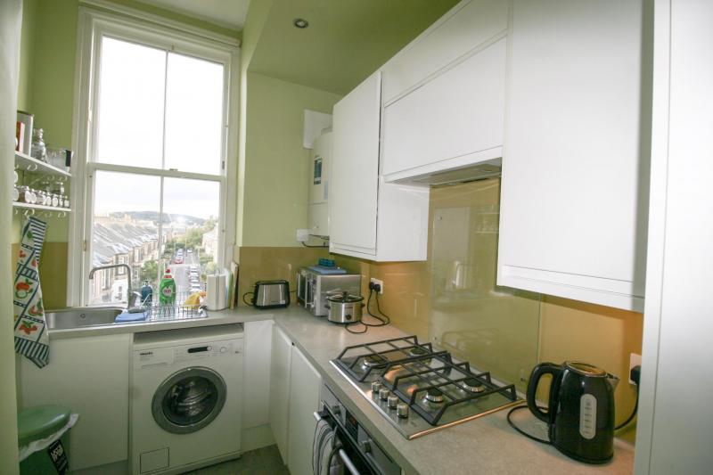 Two bedroom property to let, Cowan Road, Shandon