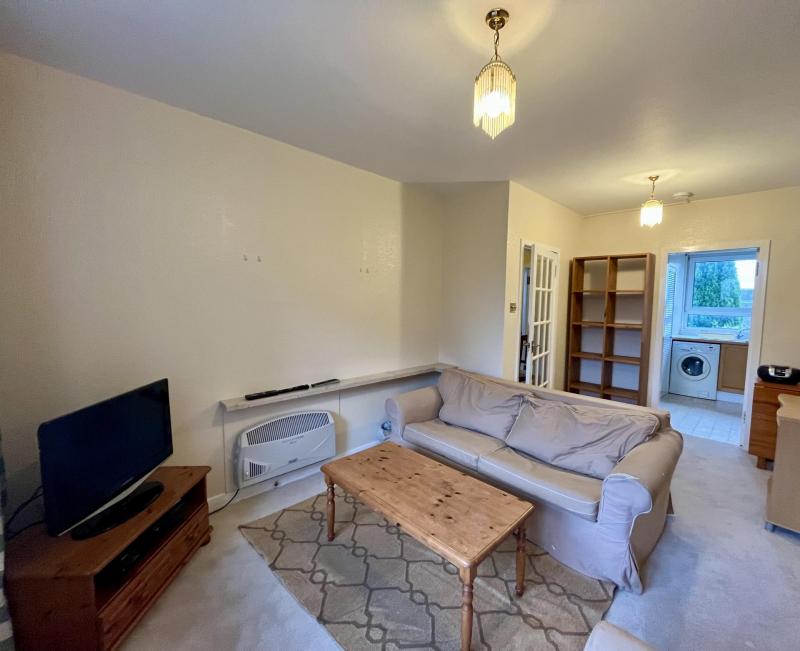 One bedroom property to let, Browns Close, Canongate