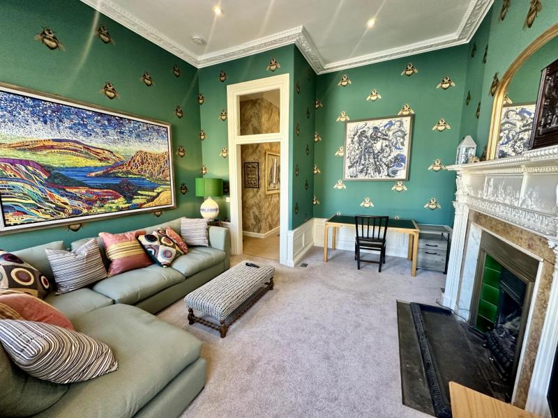 Two bedroom property to let, Stockbridge