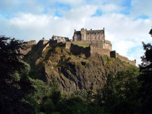 edinburgh-castle-1464504-640x480